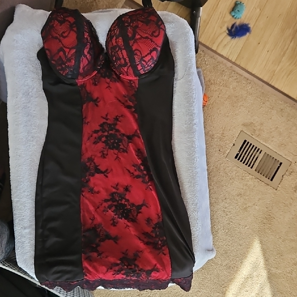 Marilyn Monroe Red and Black Lace Chemise